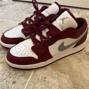 Air Jordan 1 Low (GS) 7Y/8.5W